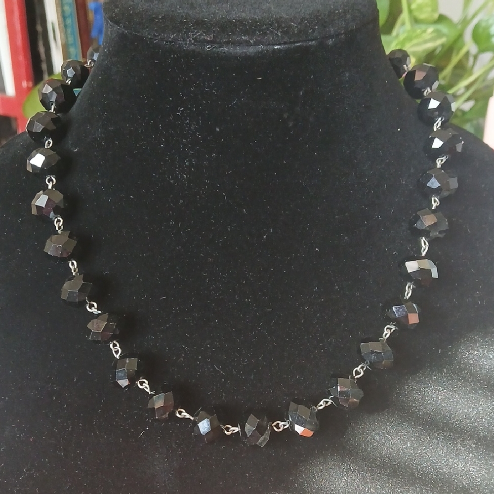 Elegant Black Beaded Necklace